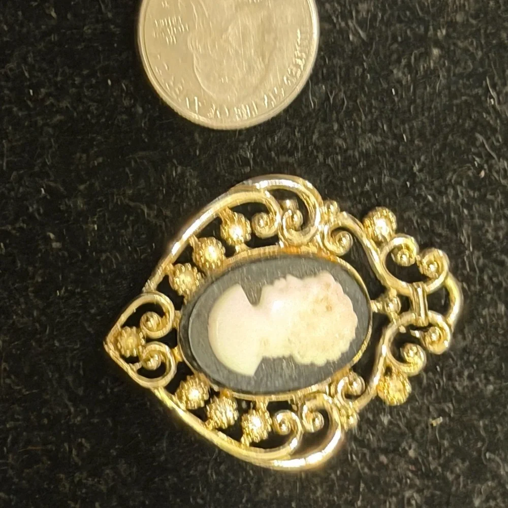 Gold-Tone Black Cameo Heart Pendant Necklace - Classic Women's Jewelry